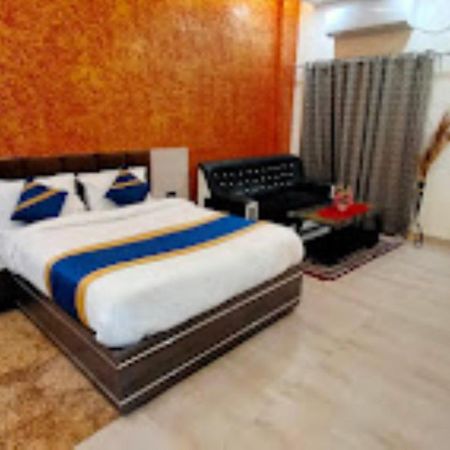 Guru Dev Palace Hotel & Lawn,Ayodhya Bagian luar foto