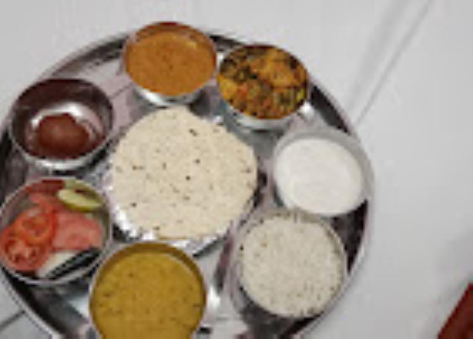 Guru Dev Palace Hotel & Lawn,Ayodhya Bagian luar foto