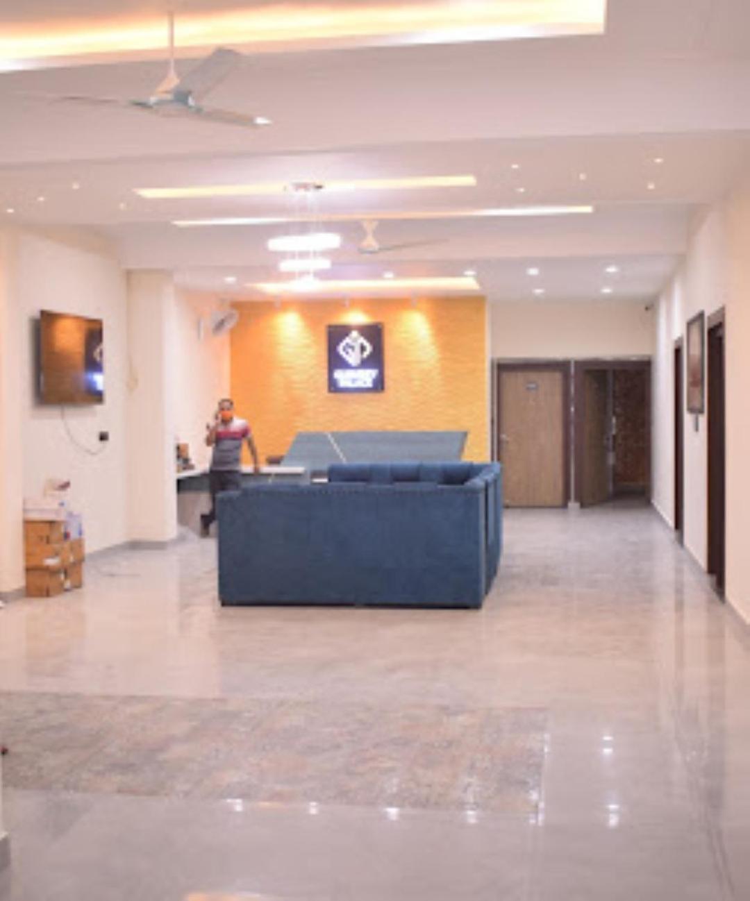 Guru Dev Palace Hotel & Lawn,Ayodhya Bagian luar foto