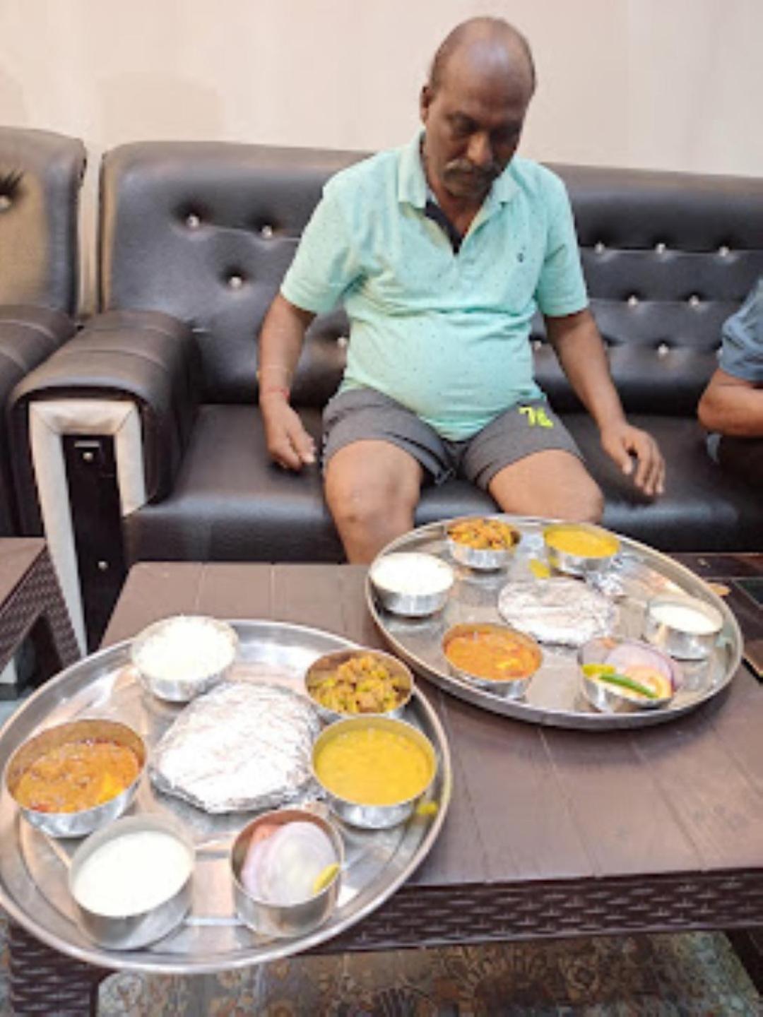 Guru Dev Palace Hotel & Lawn,Ayodhya Bagian luar foto