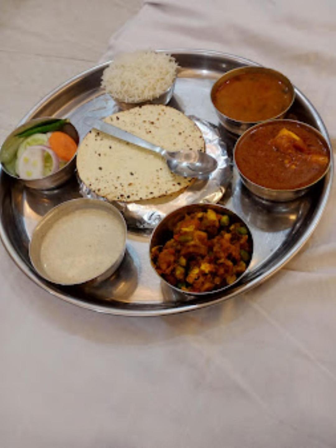 Guru Dev Palace Hotel & Lawn,Ayodhya Bagian luar foto